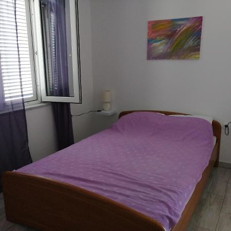 Apartmani Nevera Krk Town Exterior foto