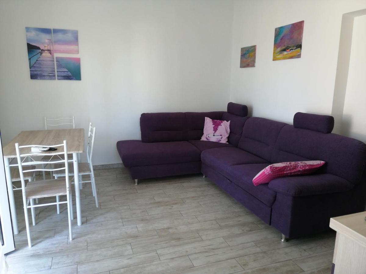 Apartmani Nevera Krk Town Exterior foto