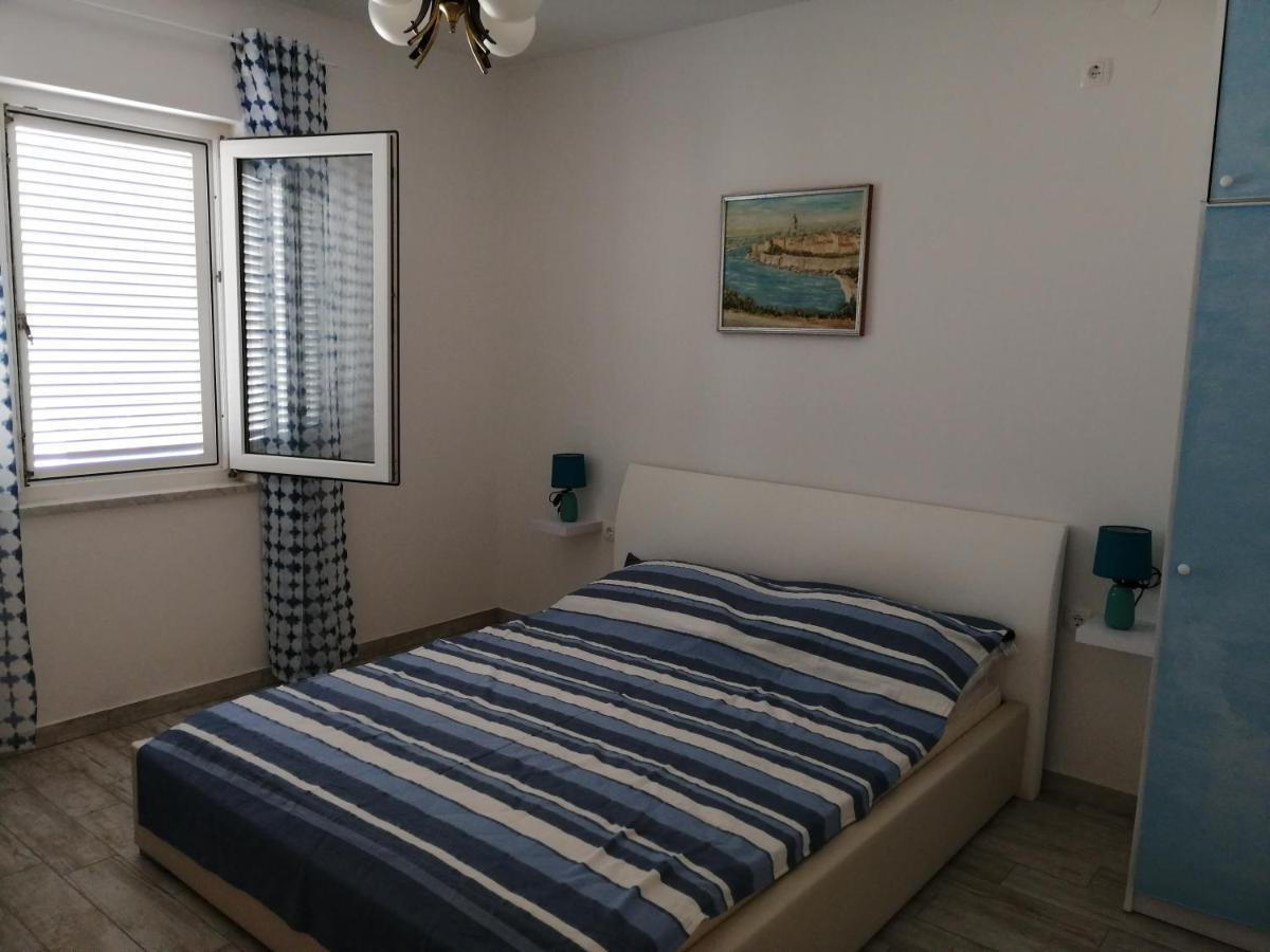 Apartmani Nevera Krk Town Exterior foto